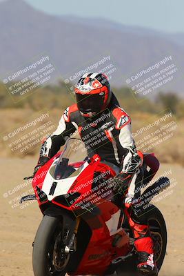 media/Dec-09-2023-SoCal Trackdays (Sat) [[76a8ac2686]]/Turn 4 Set 1 (1120am)/